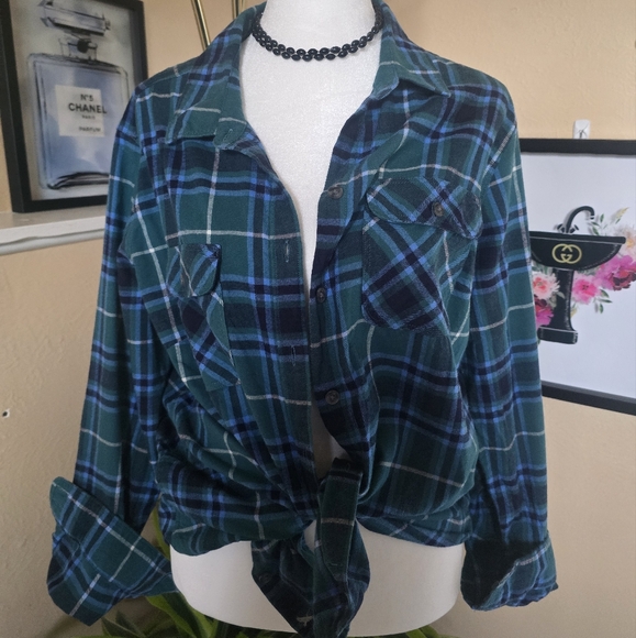 Eddie Bauer Tops - EDDIE BAUER WOMENS Green Flannel long sleeve shirt. Size XL